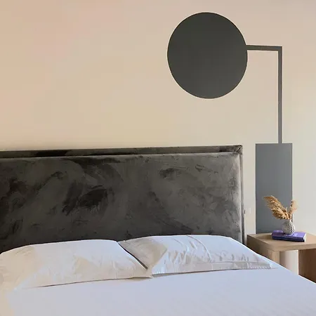 New Edition Apartment Kryemedhej